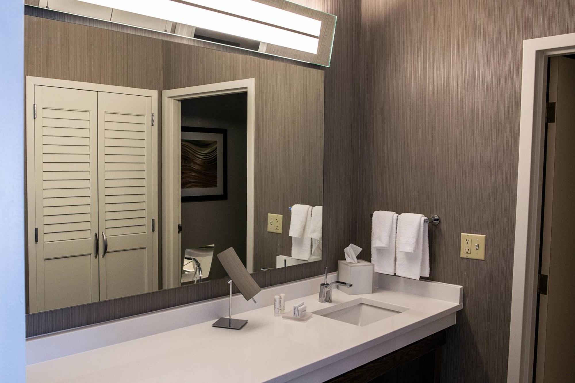 Hotel Courtyard By Marriott Norwich Extérieur photo