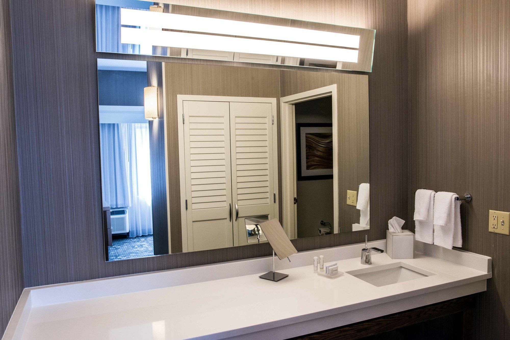 Hotel Courtyard By Marriott Norwich Extérieur photo
