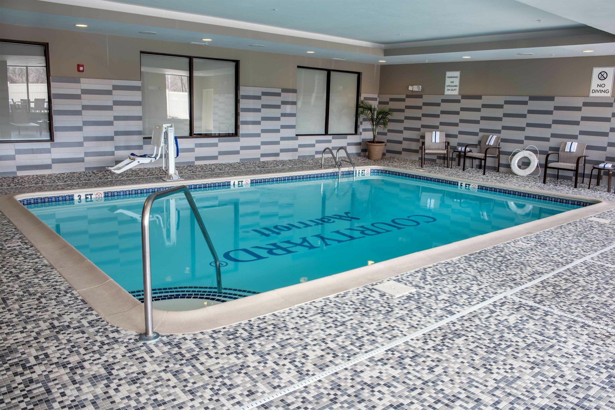 Hotel Courtyard By Marriott Norwich Extérieur photo